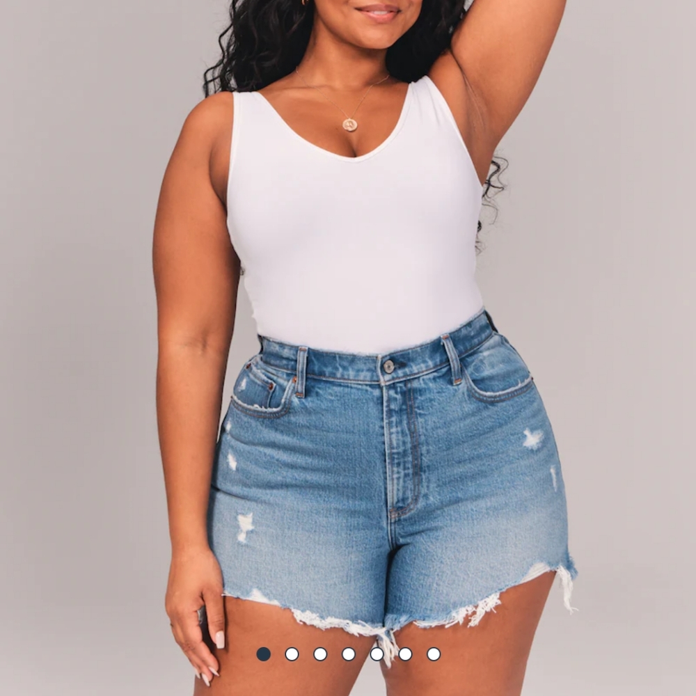 Abercrombie & Fitch 4" High Rise Mom Short